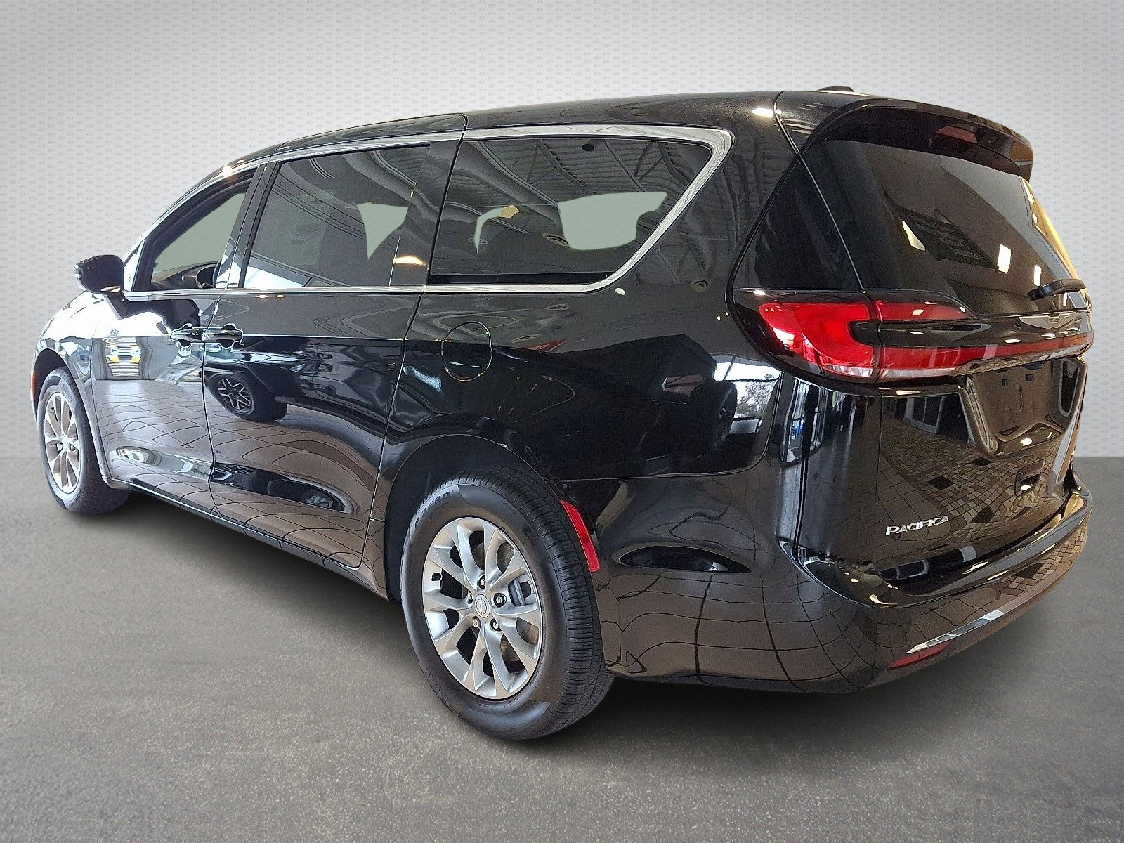 New 2026 Chrysler Pacifica Select image 4