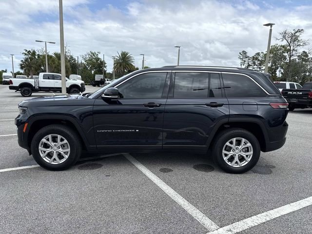 Used 2023 Jeep Grand Cherokee Limited RWD image 7