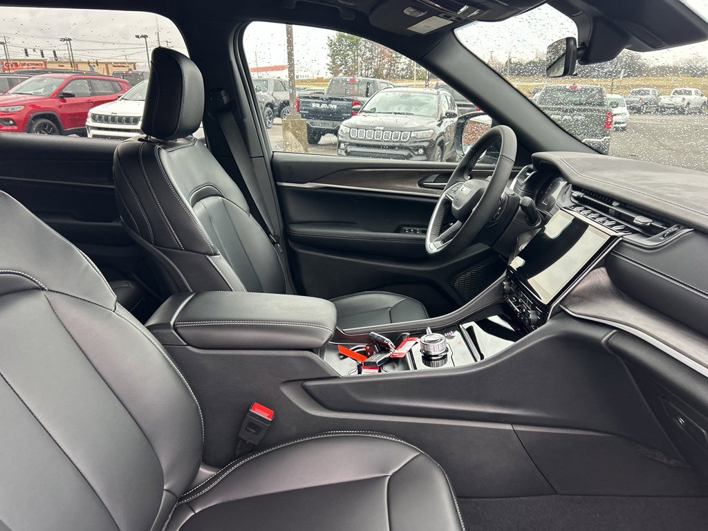 New 2025 Jeep Grand Cherokee L Limited w/ MOPAR Finishing Package image 14