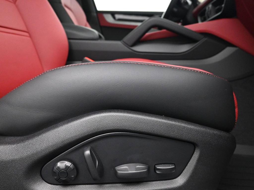 New 2026 Porsche Cayenne S image 15
