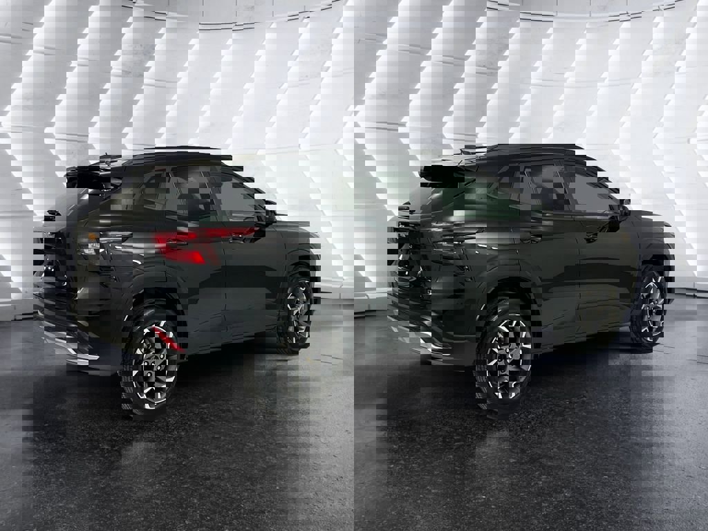 Used 2025 Chevrolet Trax LT w/ LT Convenience Package image 4