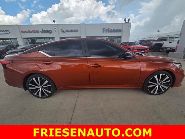 Used 2022 Nissan Altima 2.5 SR image 1