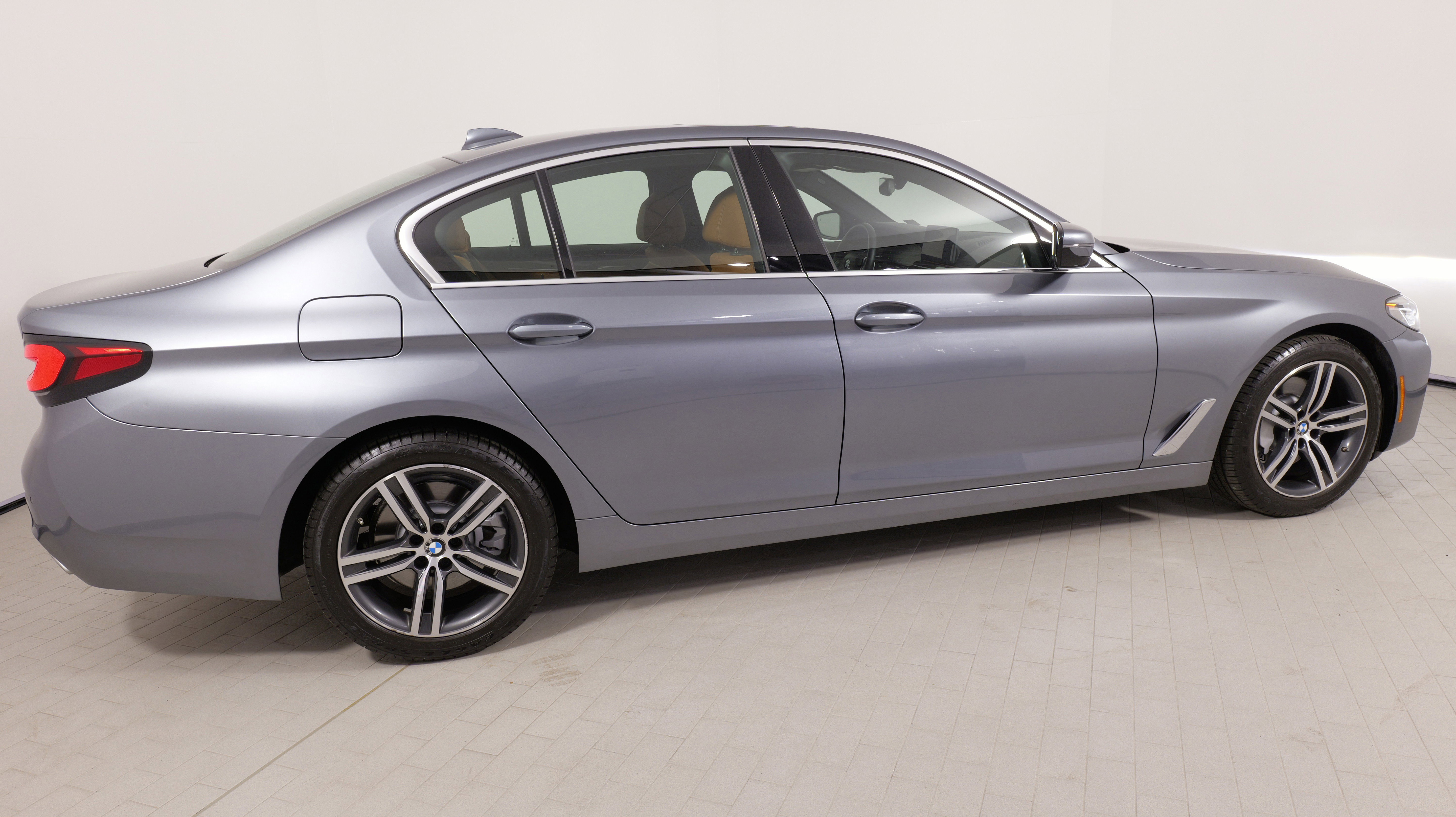 Used 2022 BMW 530i xDrive w/ Convenience Package image 10
