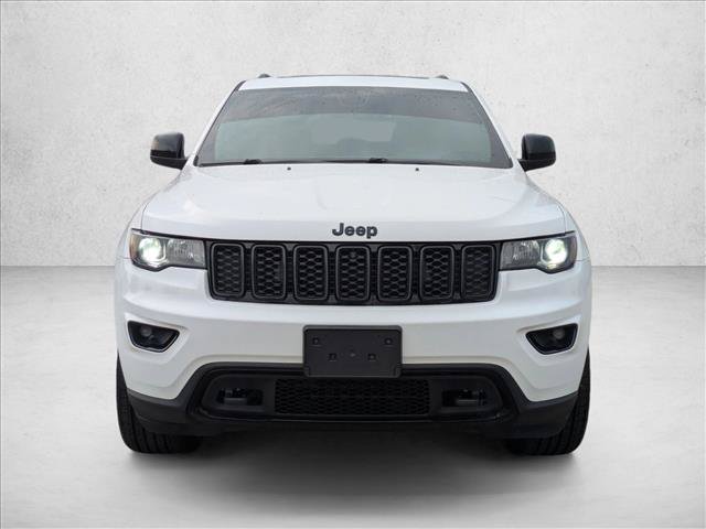 Used 2019 Jeep Grand Cherokee Laredo AWD/4WD image 2