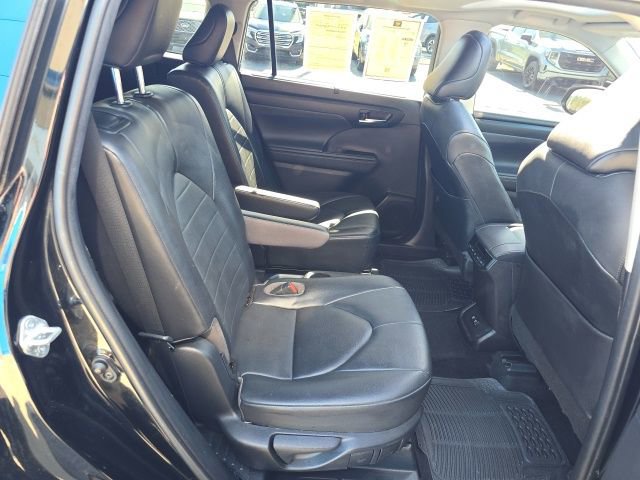 Used 2021 Toyota Highlander XLE FWD image 44