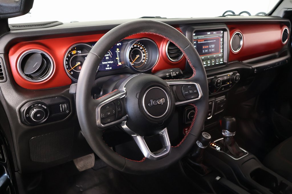 Used 2023 Jeep Wrangler Rubicon image 2