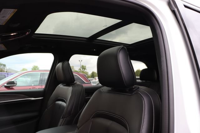 Used 2026 Jeep Grand Cherokee Limited AWD/4WD image 27