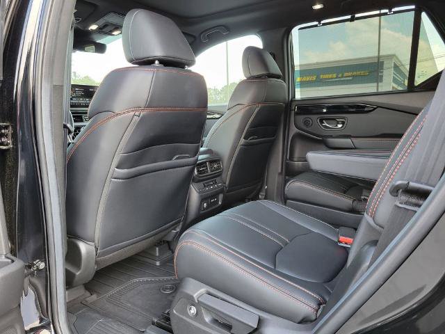 Used 2025 Honda Pilot TrailSport image 15