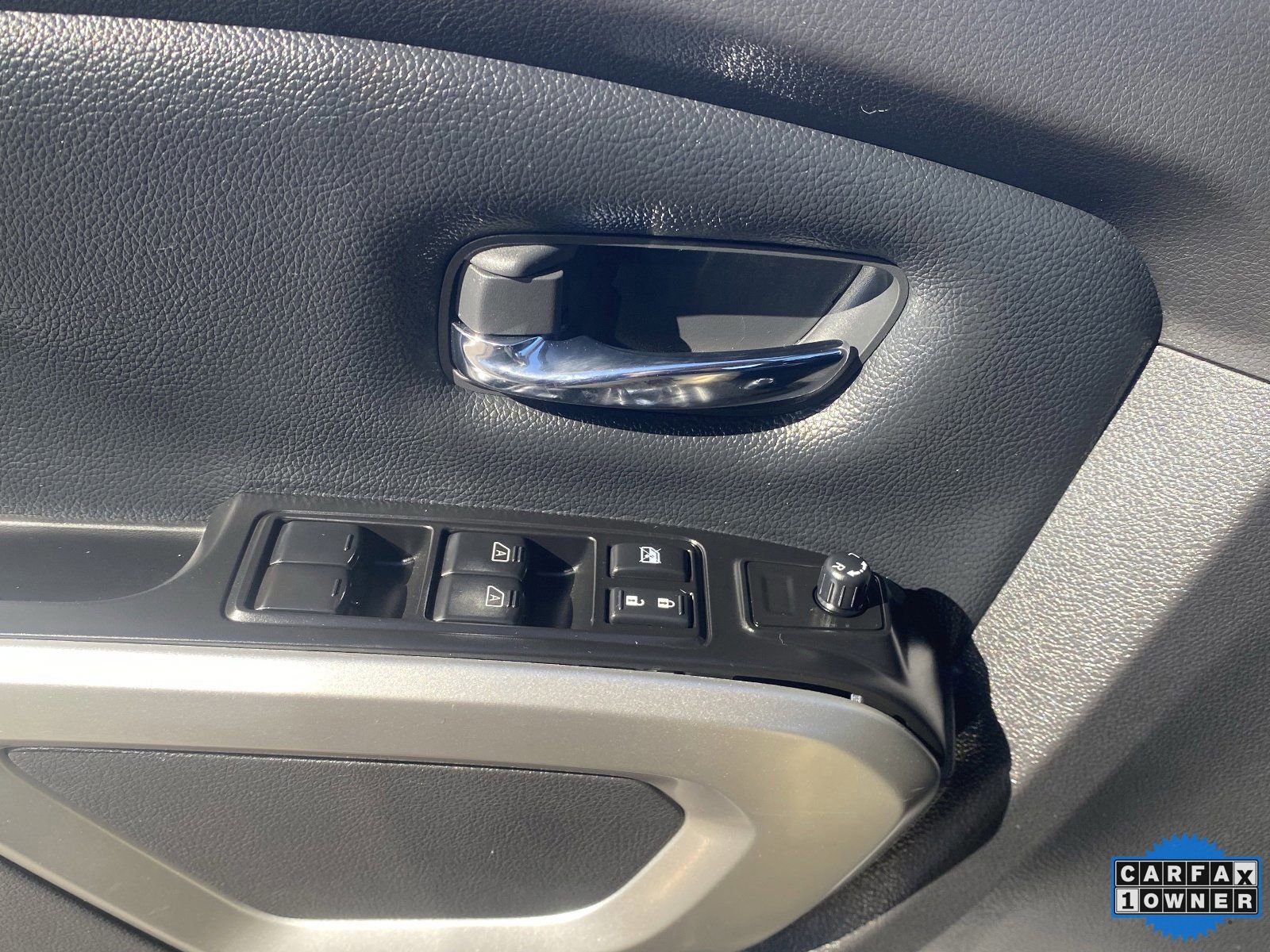 Certified 2021 Nissan Titan SV w/ SV Convenience Package image 4