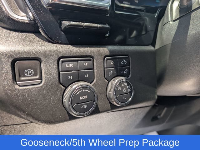 Used 2024 Chevrolet Silverado 2500 High Country w/ Technology Package AWD/4WD image 17
