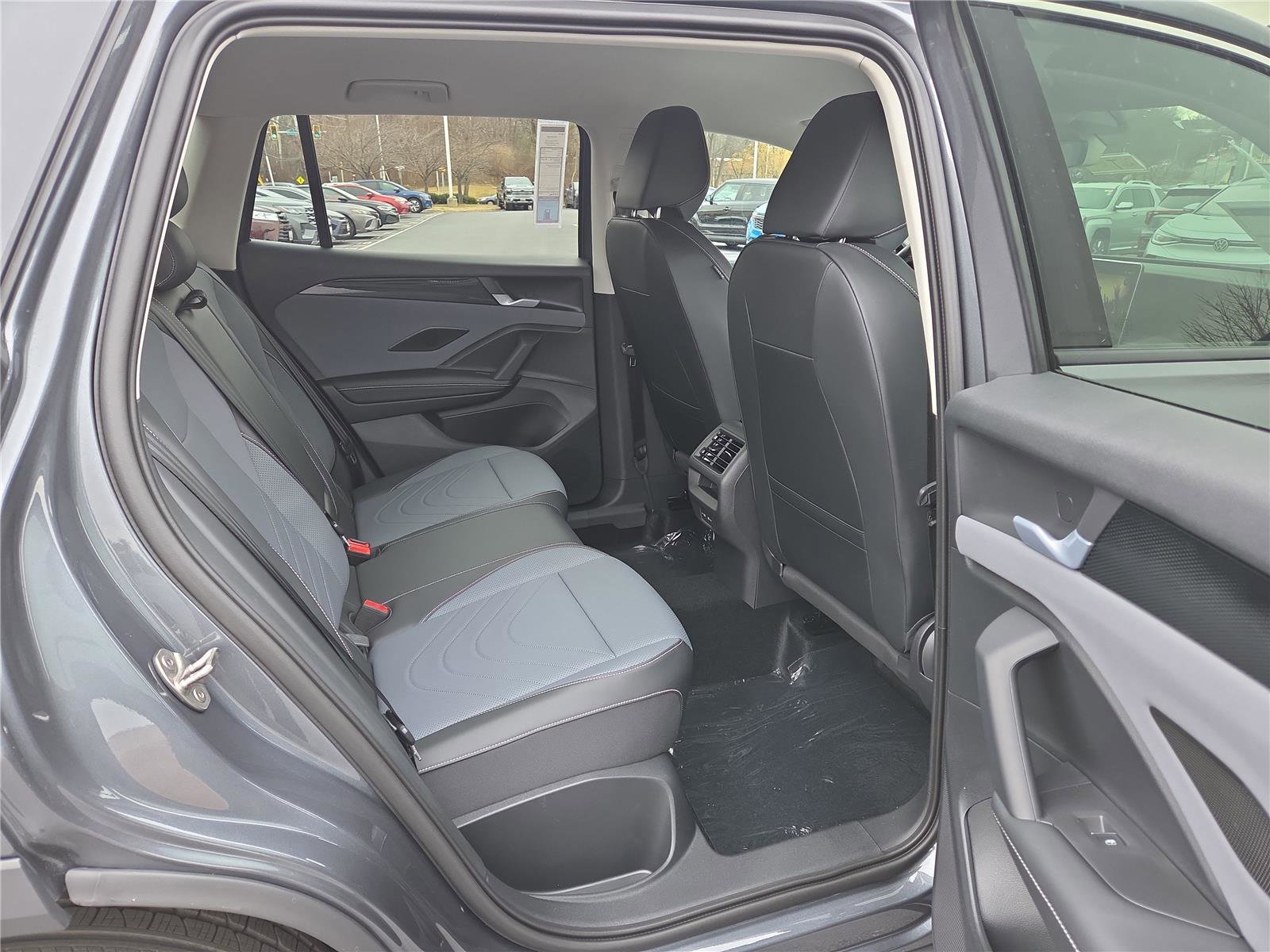 New 2026 Volkswagen Tiguan SE image 30