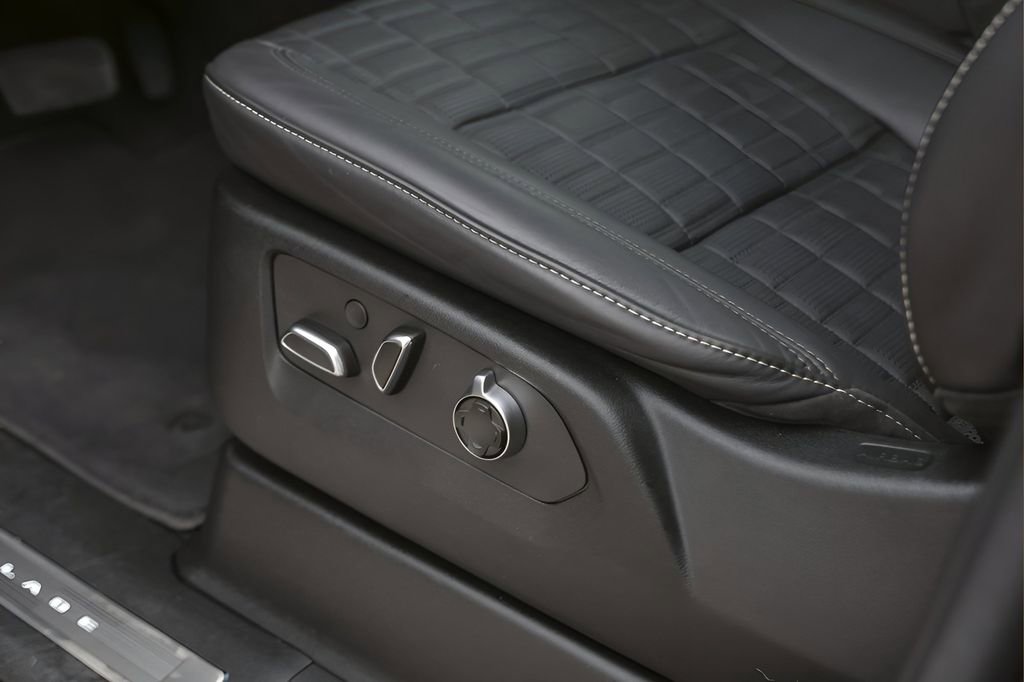 Certified 2023 Cadillac Escalade Premium Luxury Platinum RWD image 8