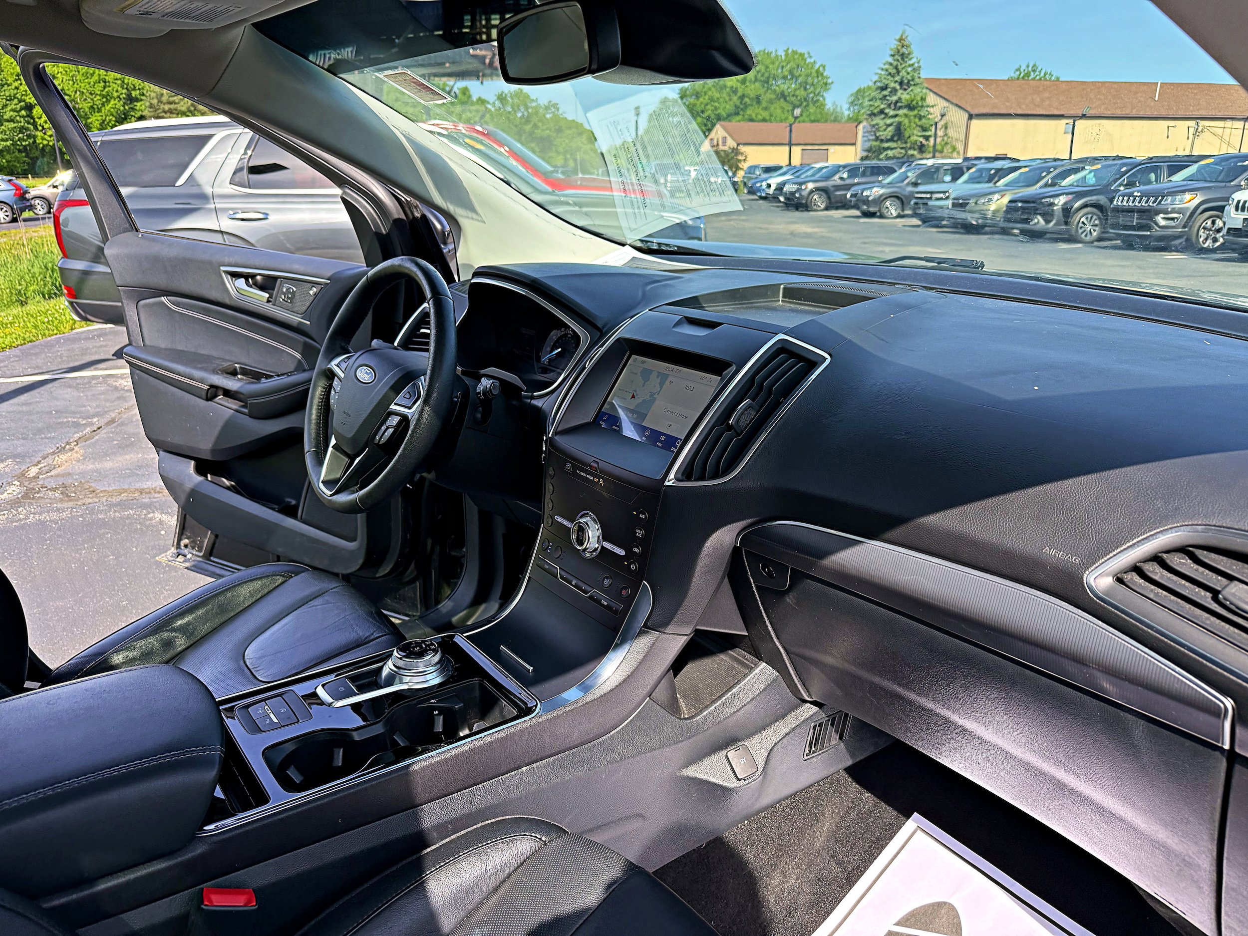 Used 2020 Ford Edge Titanium w/ Equipment Group 301A AWD/4WD image 22