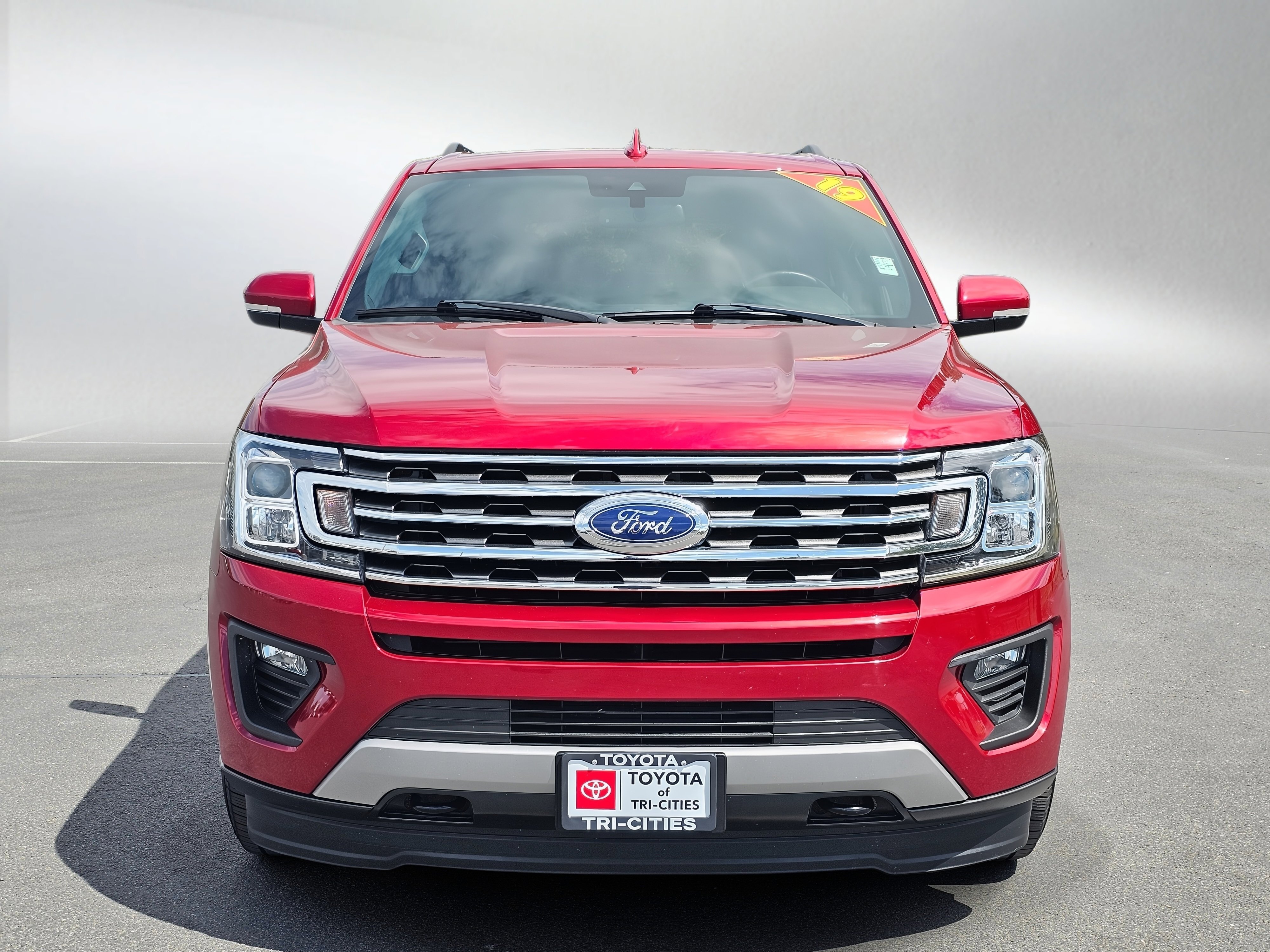 Used 2019 Ford Expedition XLT w/ Equipment Group 202A AWD/4WD image 8