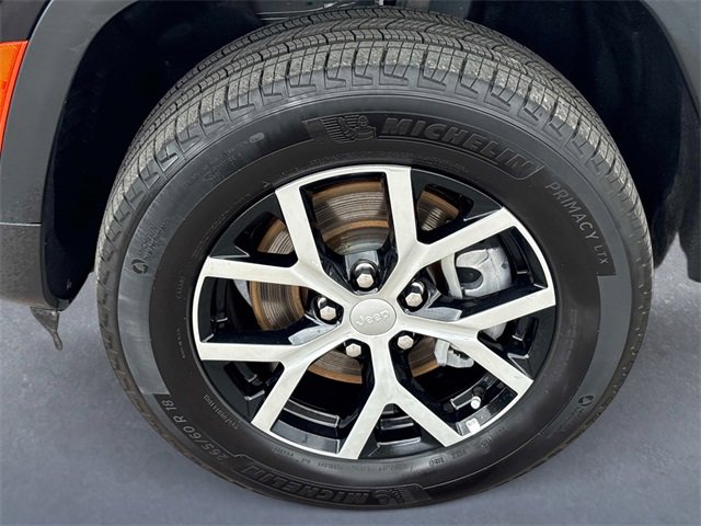 Used 2024 Jeep Grand Cherokee L Limited w/ Luxury Tech Group II image 10