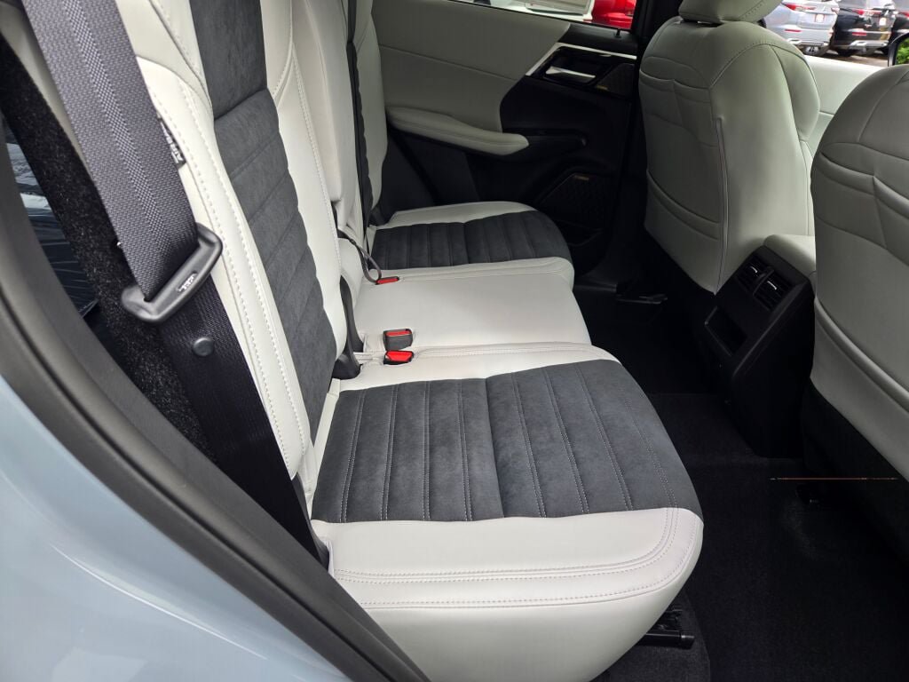 New 2026 Mitsubishi Outlander SE AWD/4WD image 7