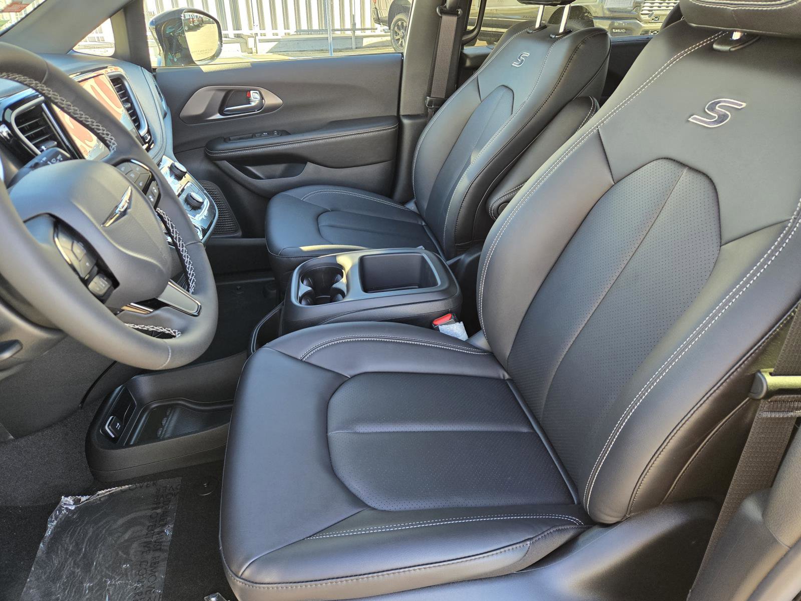 New 2026 Chrysler Pacifica Select w/ S Appearance Package image 23