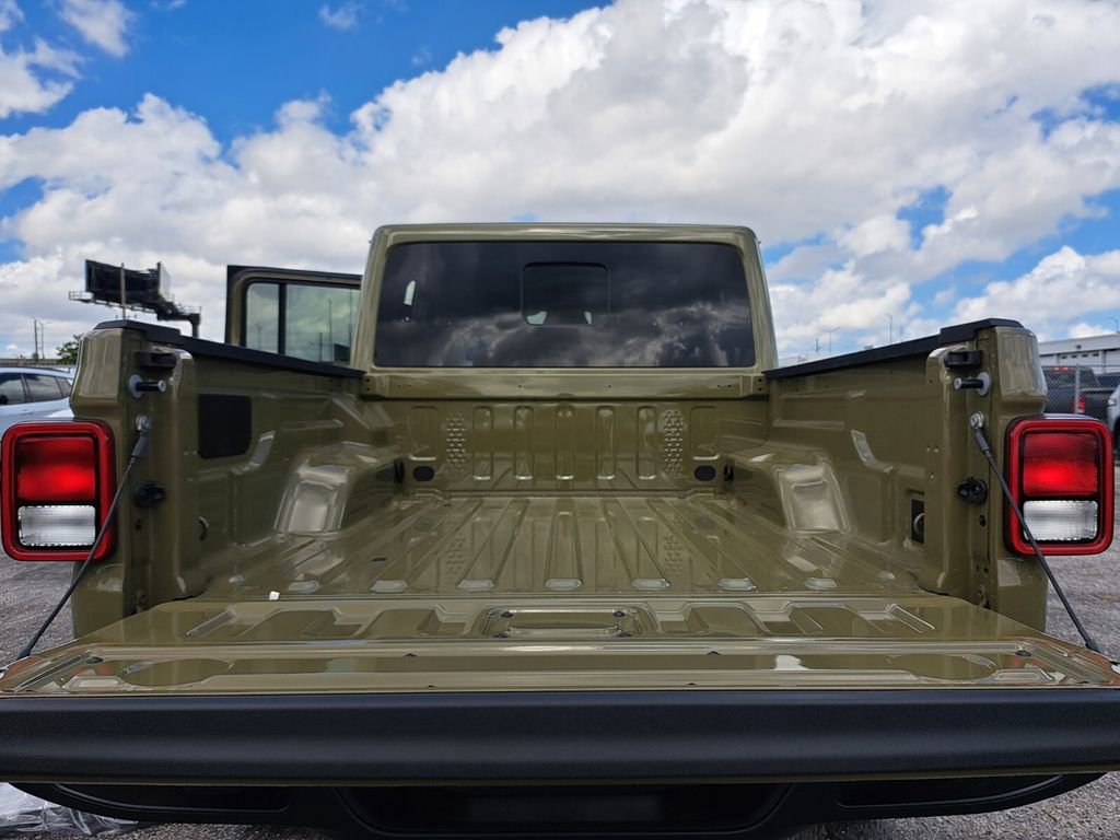 New 2026 Jeep Gladiator Sport AWD/4WD image 24