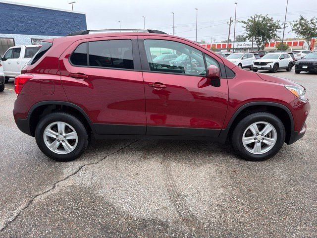 Used 2022 Chevrolet Trax LT w/ LT Convenience Package AWD/4WD image 6