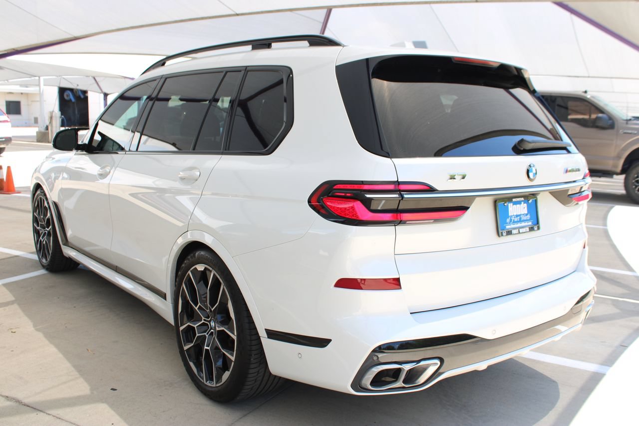 Used 2025 BMW X7 M60i AWD/4WD image 3