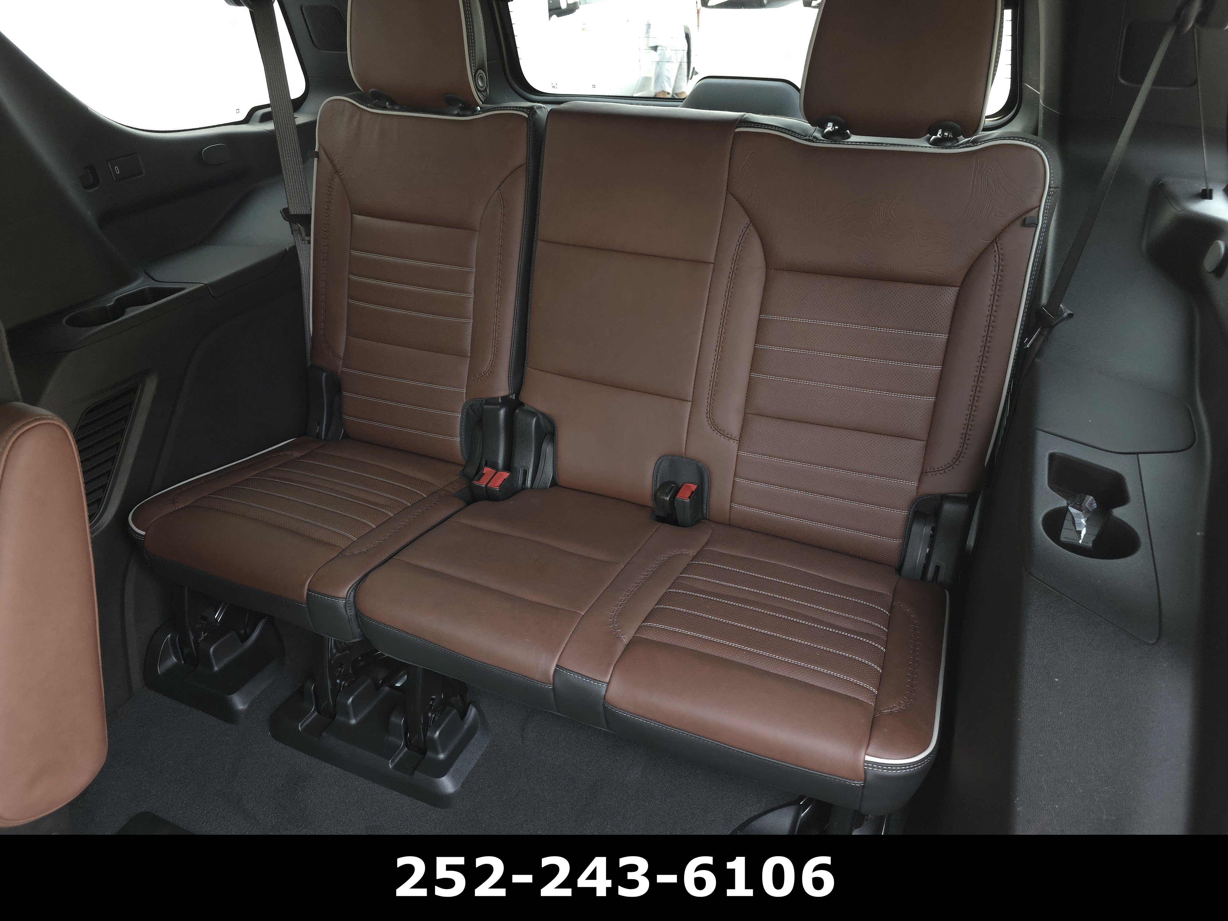Used 2024 GMC Yukon Denali Ultimate AWD/4WD image 34