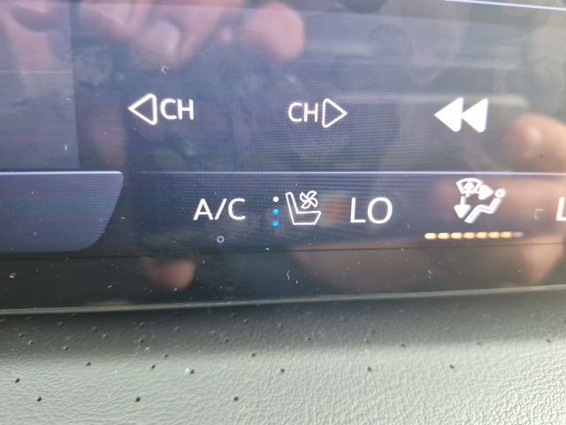 Used 2025 Buick Enclave Avenir w/ Super Cruise Package image 16