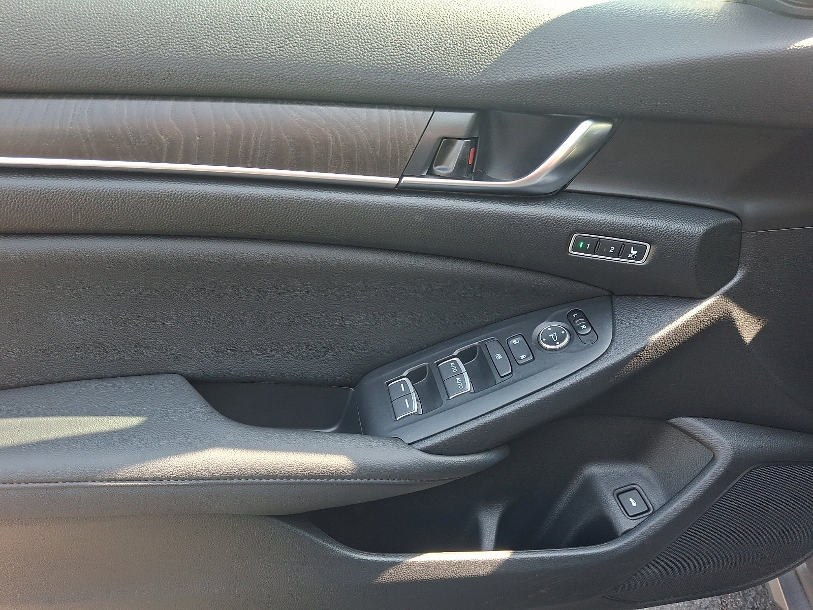Used 2021 Honda Accord EX-L image 12