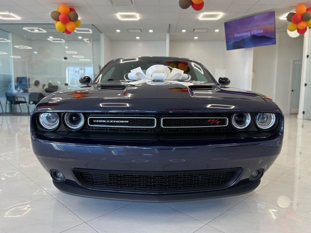 Used 2017 Dodge Challenger R/T Plus image 2