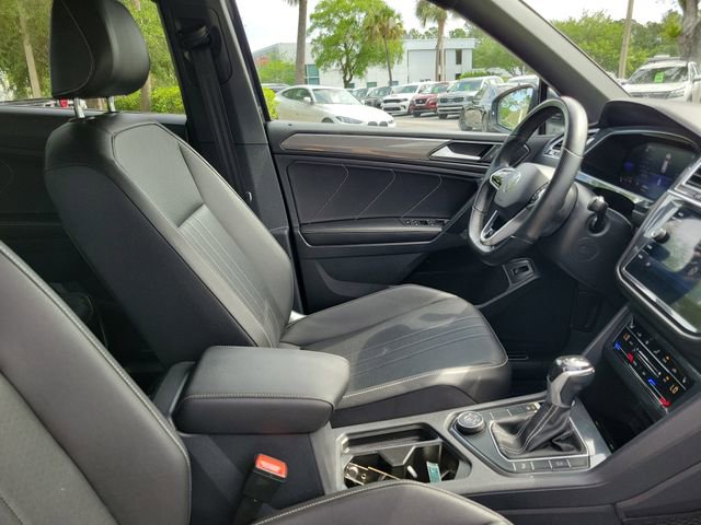 Used 2022 Volkswagen Tiguan SE R-Line AWD/4WD image 35