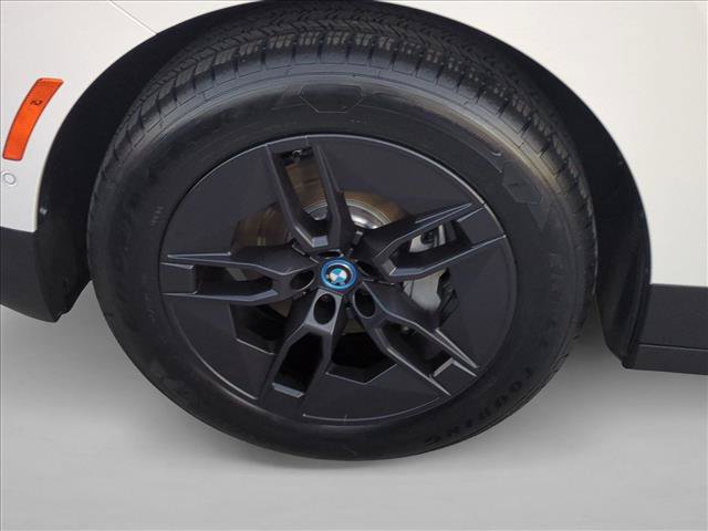 Used 2023 BMW iX xDrive50 AWD/4WD image 26