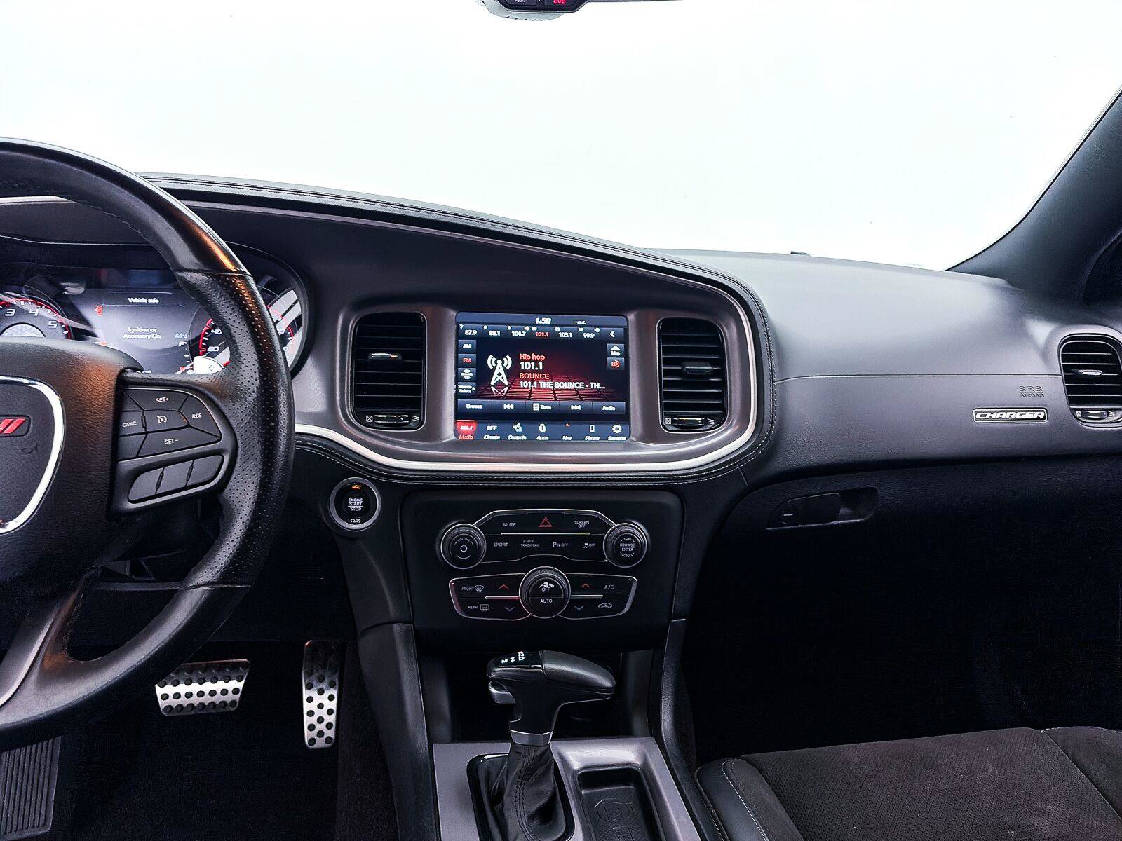 Used 2022 Dodge Charger R/T w/ Plus Group RWD image 7