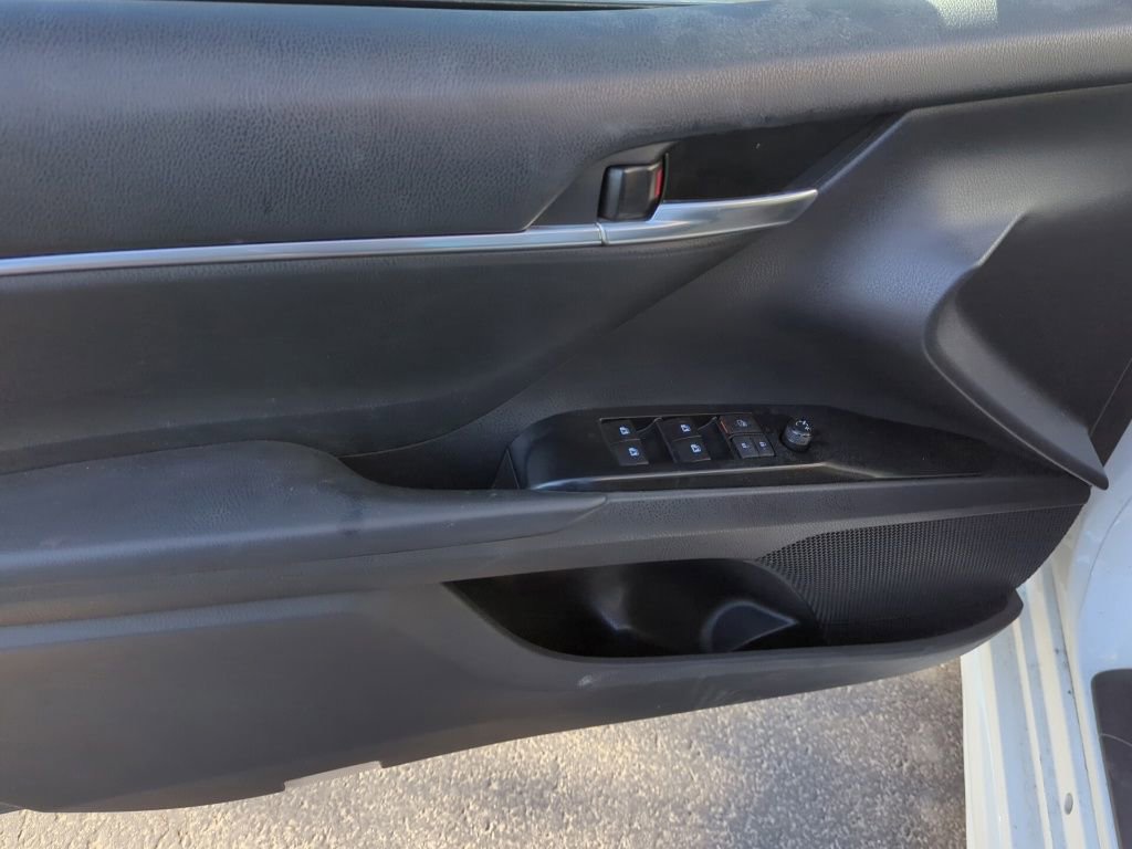 Used 2019 Toyota Camry SE FWD image 8