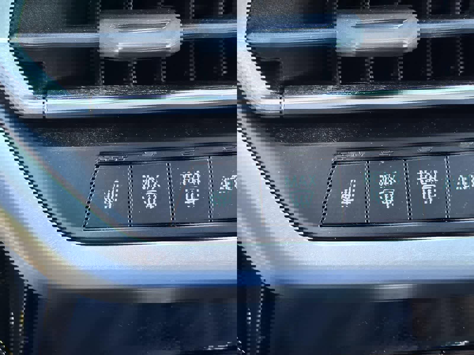 Used 2023 BMW X3 sDrive30i w/ Premium Package image 18