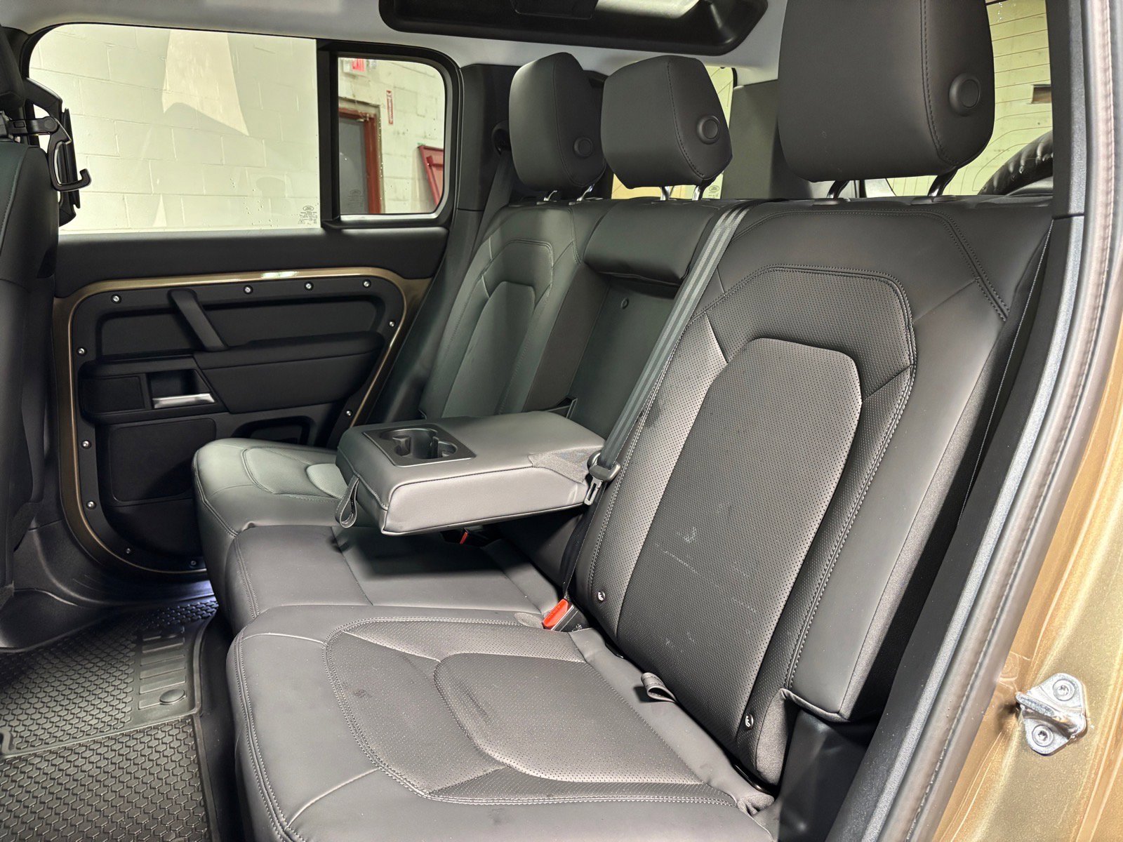 Used 2026 Land Rover Defender 110 S AWD/4WD image 27