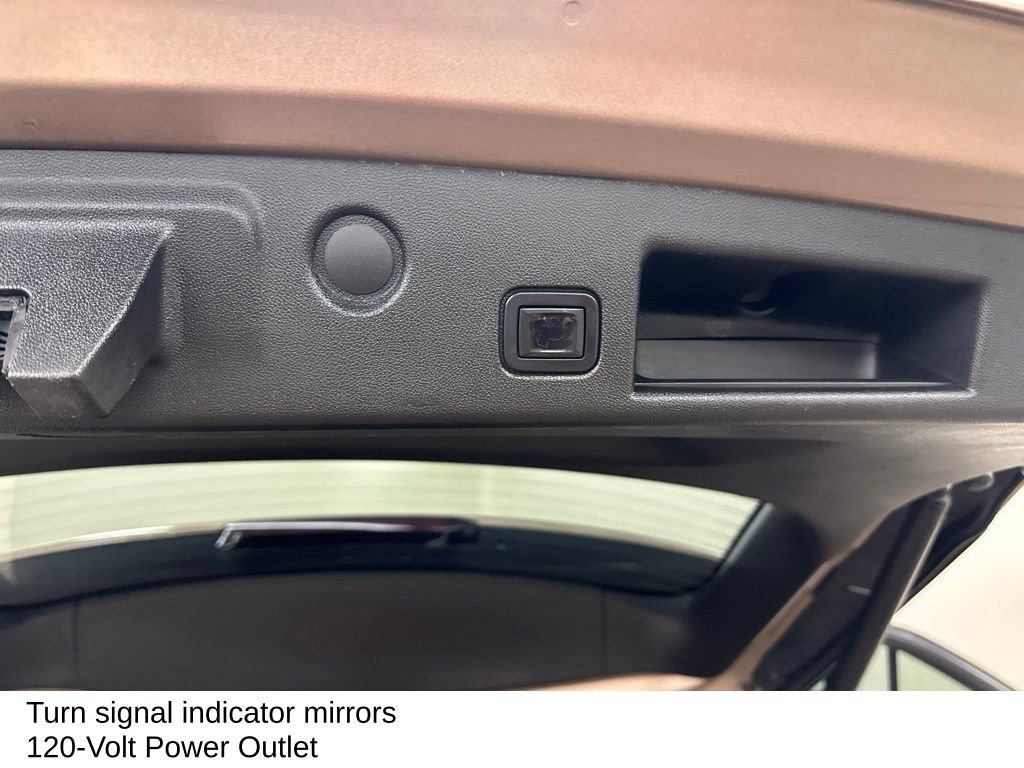 Used 2018 Chevrolet Equinox LT w/ Sun & Infotainment Package AWD/4WD image 30