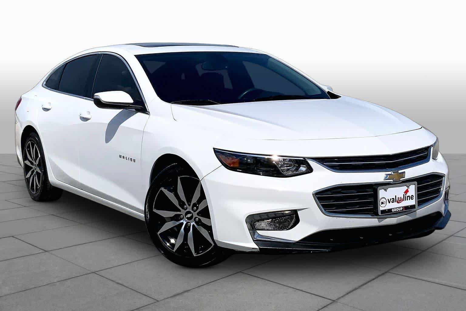 Used 2017 Chevrolet Malibu LT w/ Leather Package FWD image 3