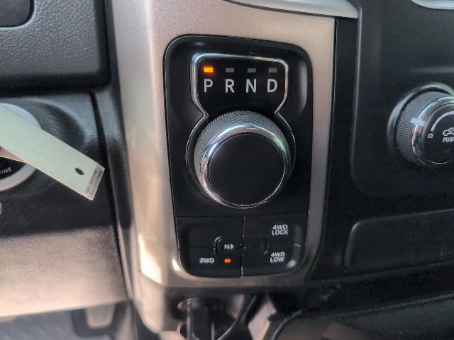 Used 2018 RAM 1500 Classic SLT AWD/4WD image 28