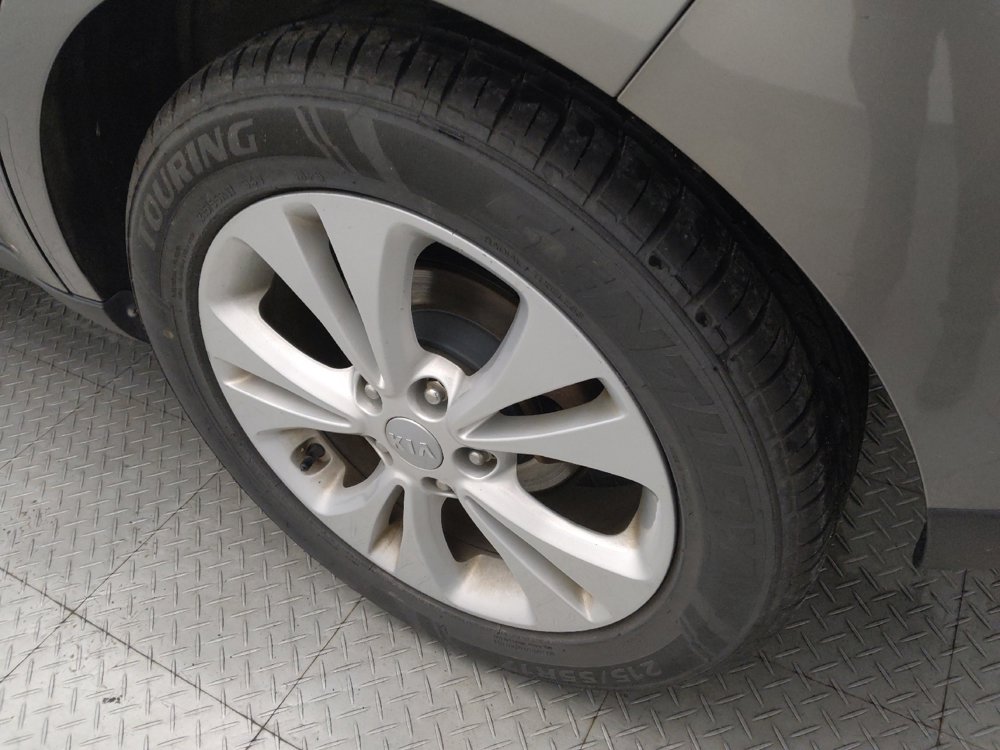 Used 2014 Kia Soul + w/ Primo Package FWD image 31