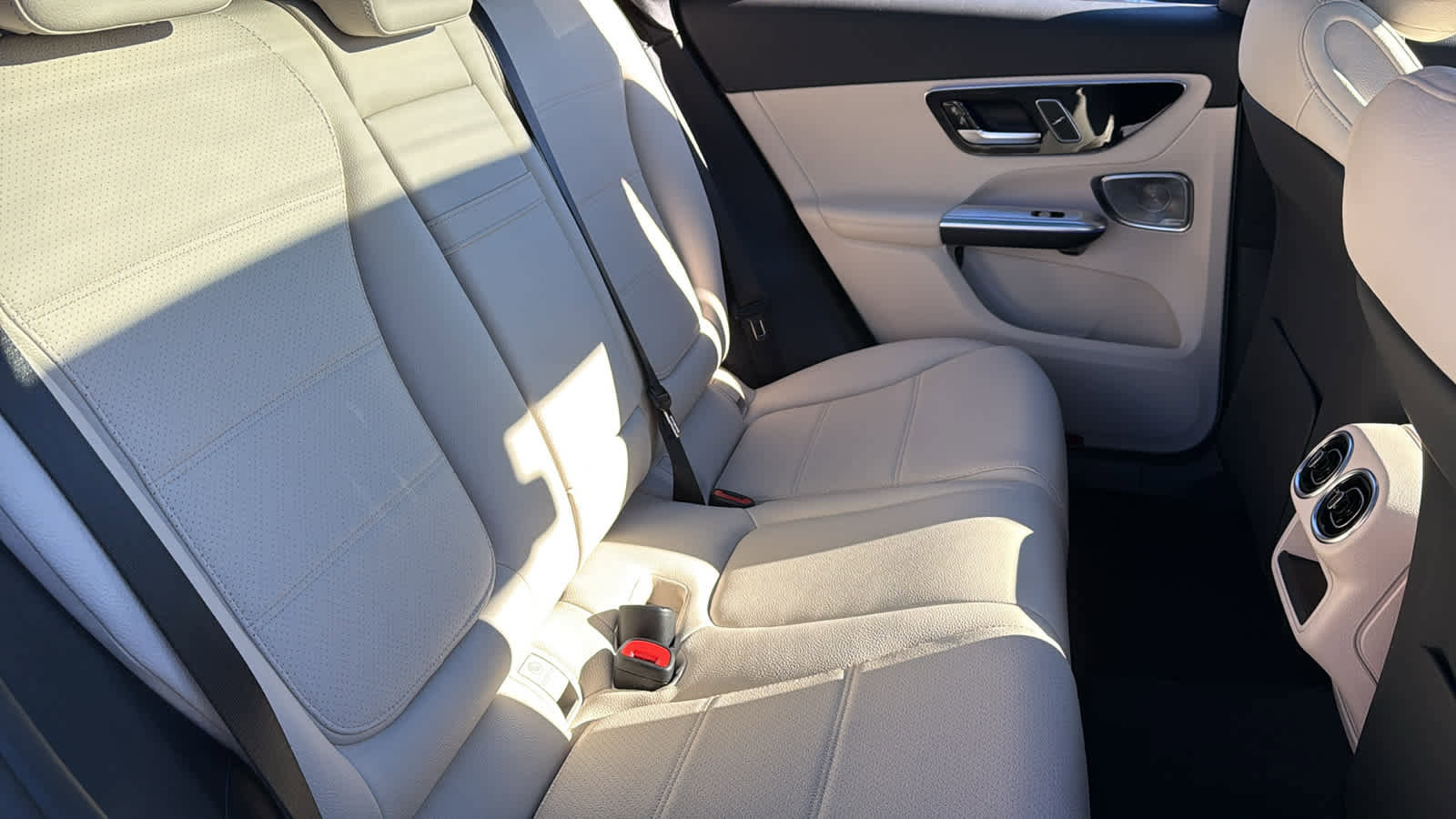 New 2026 Mercedes-Benz GLC 300 4MATIC image 34