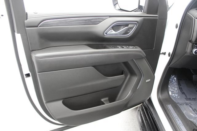 Used 2022 GMC Yukon XL SLT w/ SLT Luxury Package AWD/4WD image 14