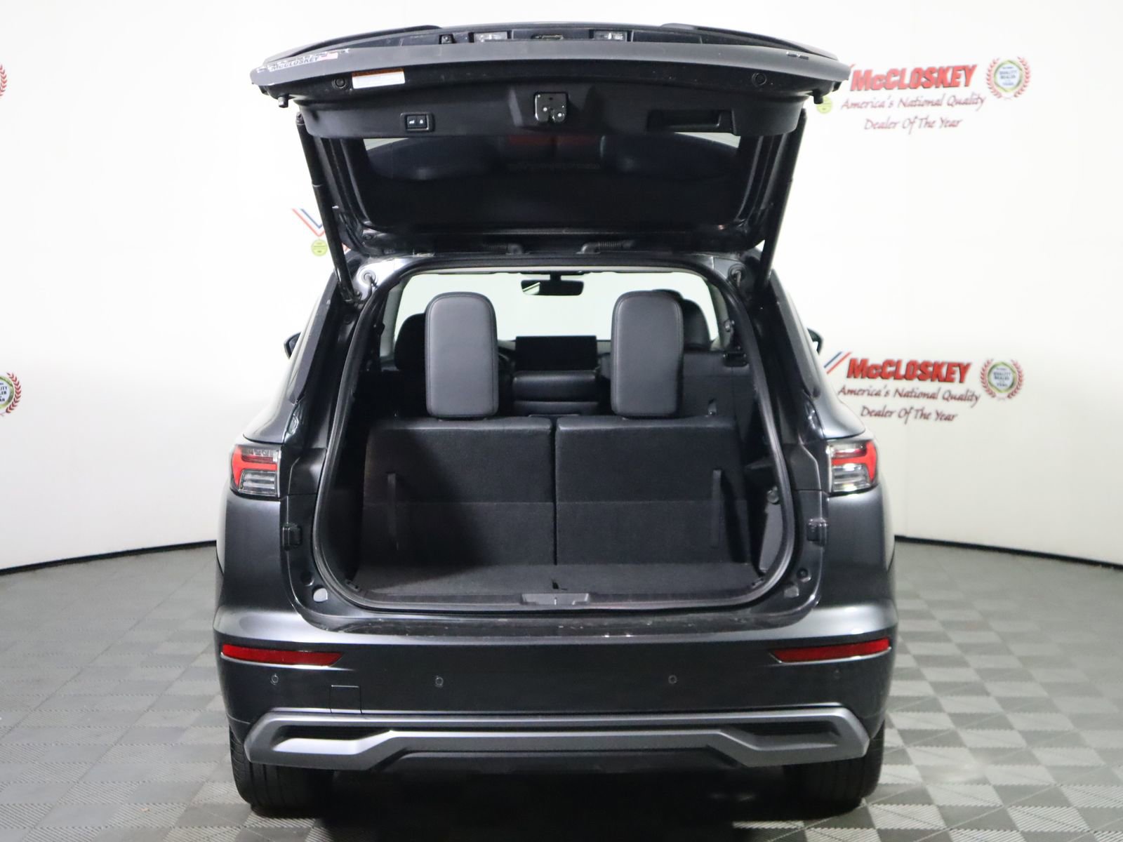 Used 2025 Mitsubishi Outlander AWD image 9