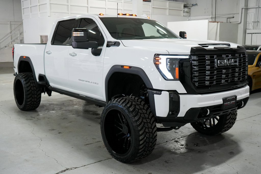 Used 2026 GMC Sierra 2500 Denali Ultimate image 8
