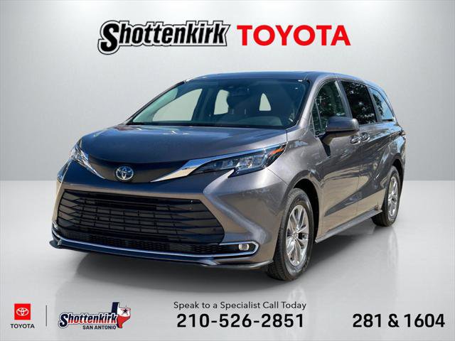Certified 2022 Toyota Sienna XLE