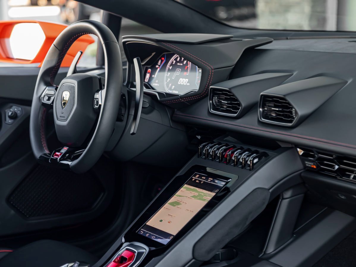 Used 2021 Lamborghini Huracan EVO image 25