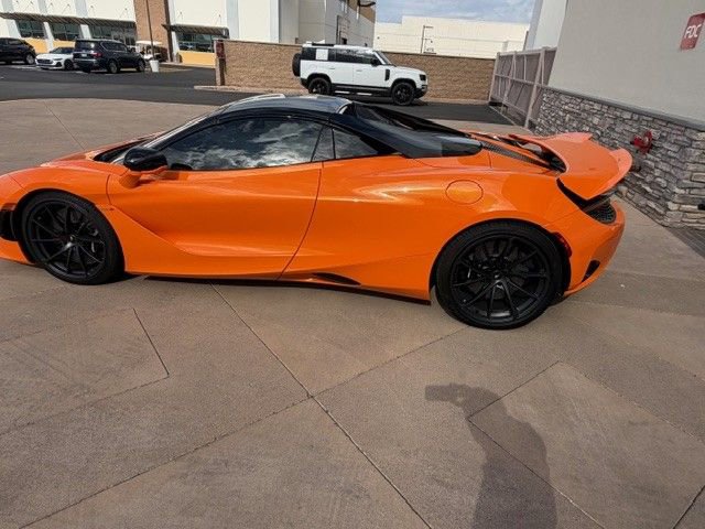 Used 2025 McLaren 750S Spider RWD image 6