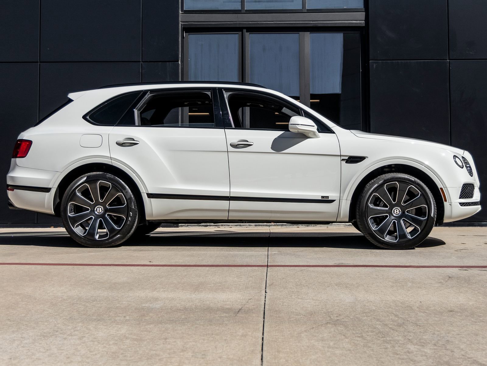 Used 2020 Bentley Bentayga AWD/4WD image 10