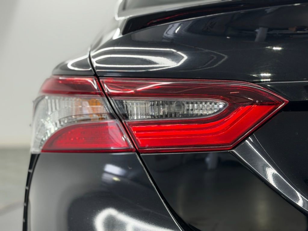 Certified 2022 Toyota Camry SE image 11