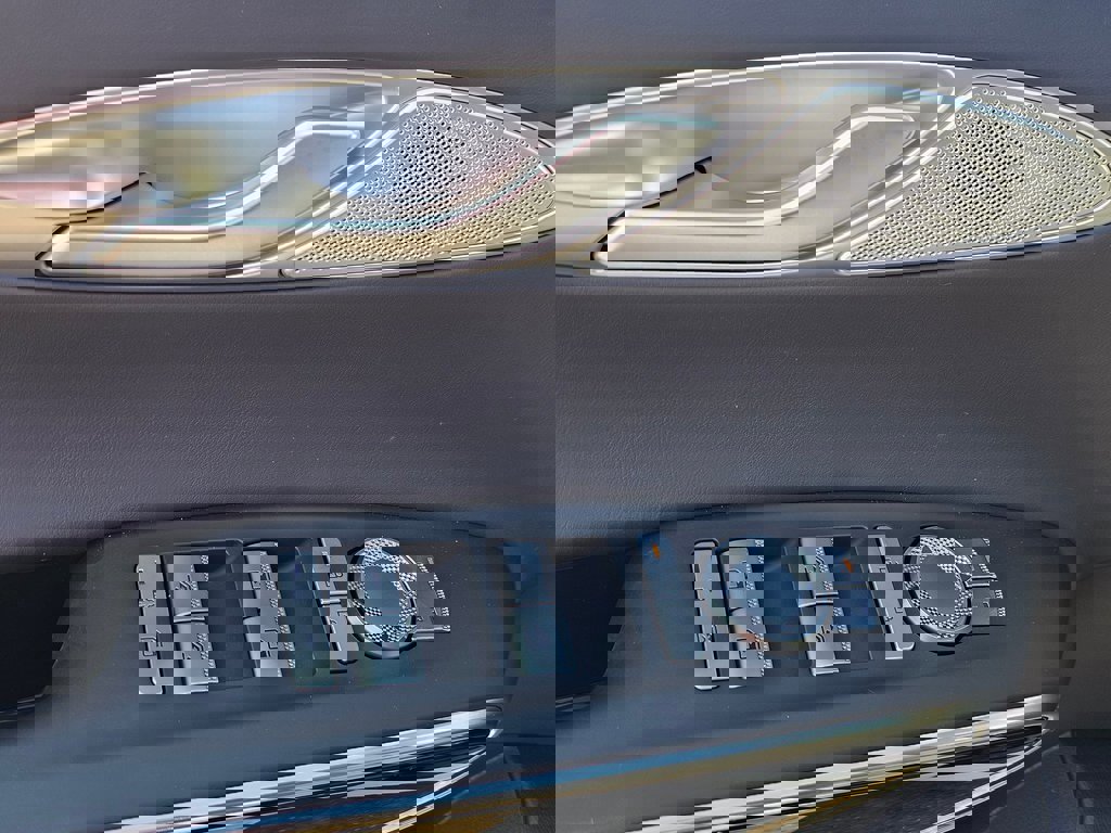 New 2026 Genesis GV70 2.5T image 30