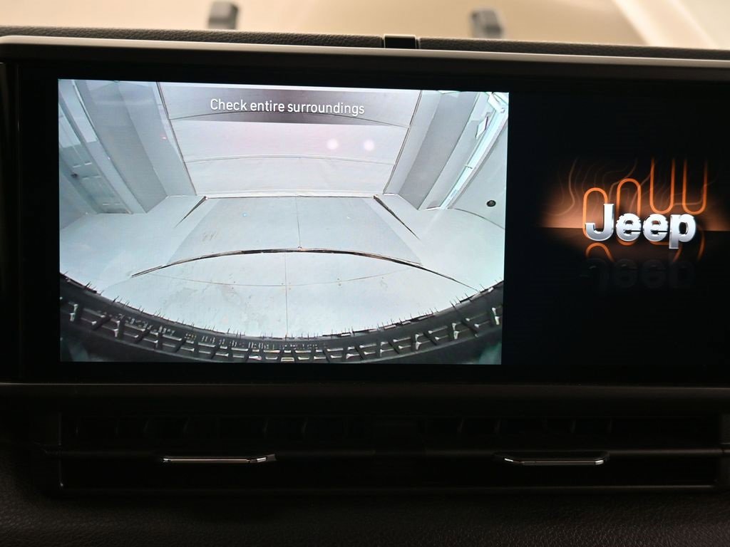 Used 2025 Jeep Wrangler Sport image 19