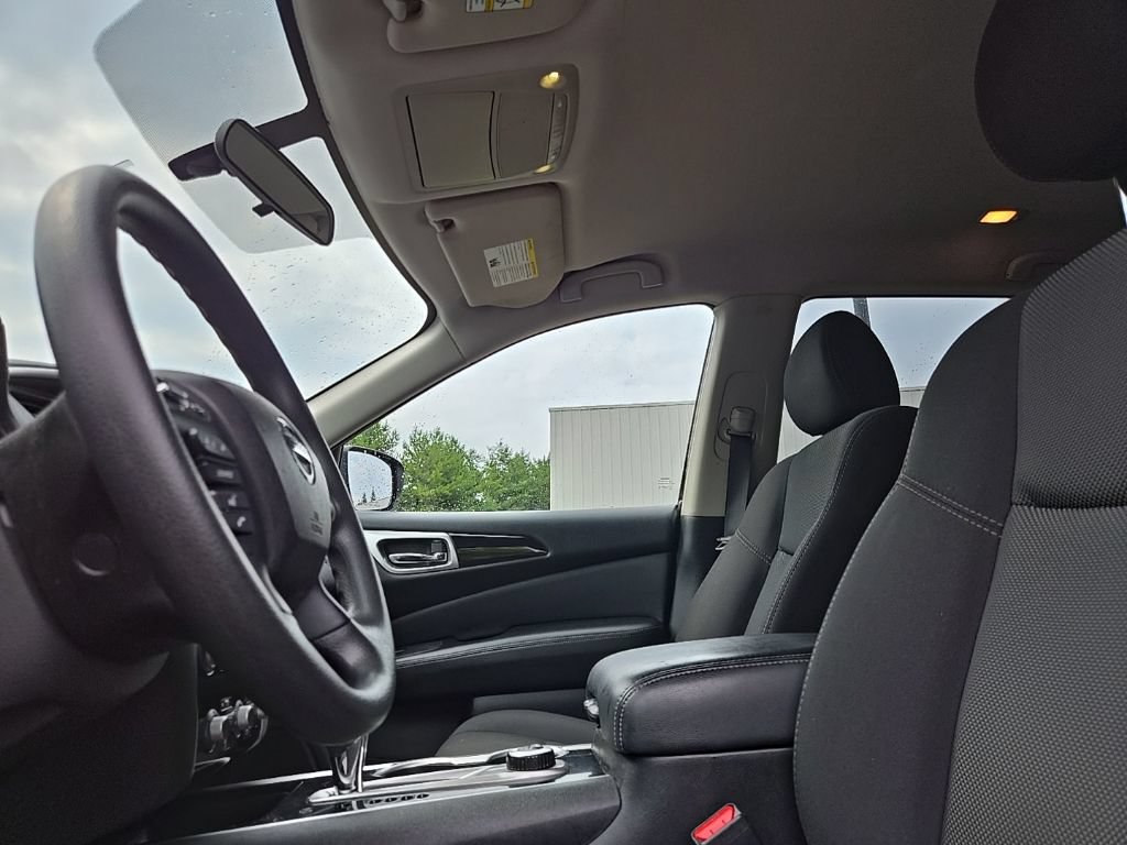 Used 2020 Nissan Pathfinder S AWD/4WD image 31